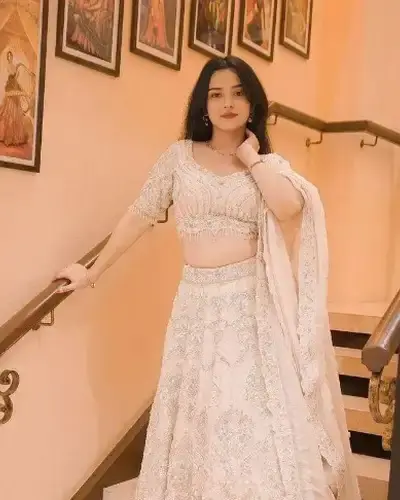 Escort Dhamdha
